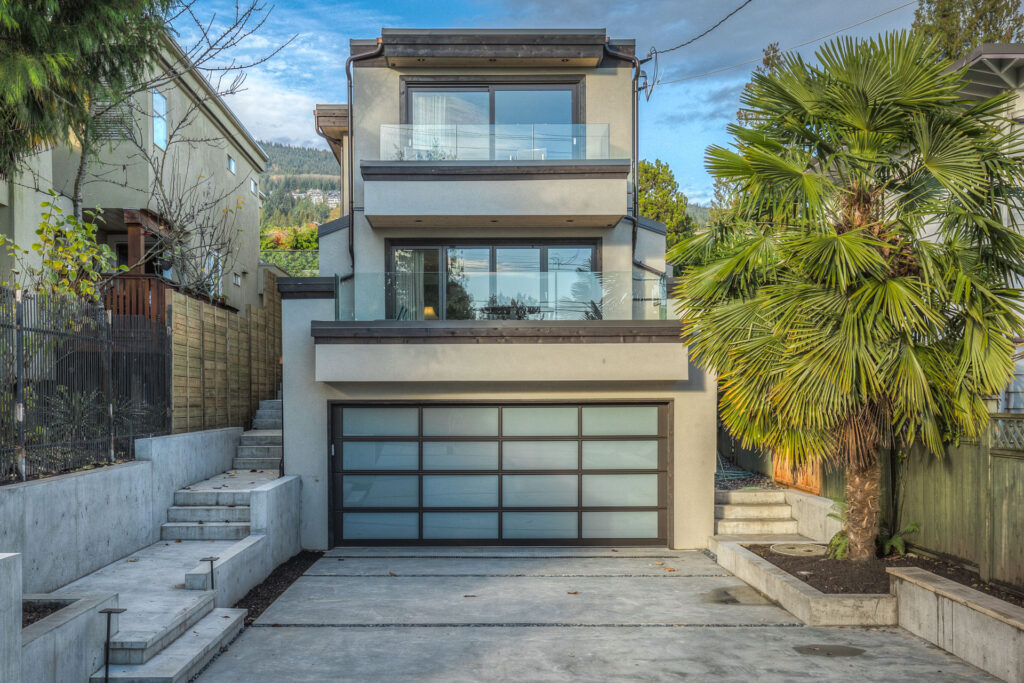 Island Glass & Mirror deck glass railing Vancouver